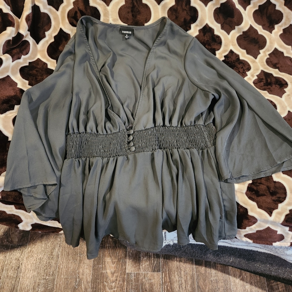 Torrid Gray Women's Bell Sleeve Blouse Size 2